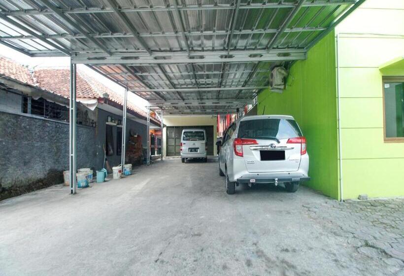 Hotel Spot On 91606 Nadin Guest House