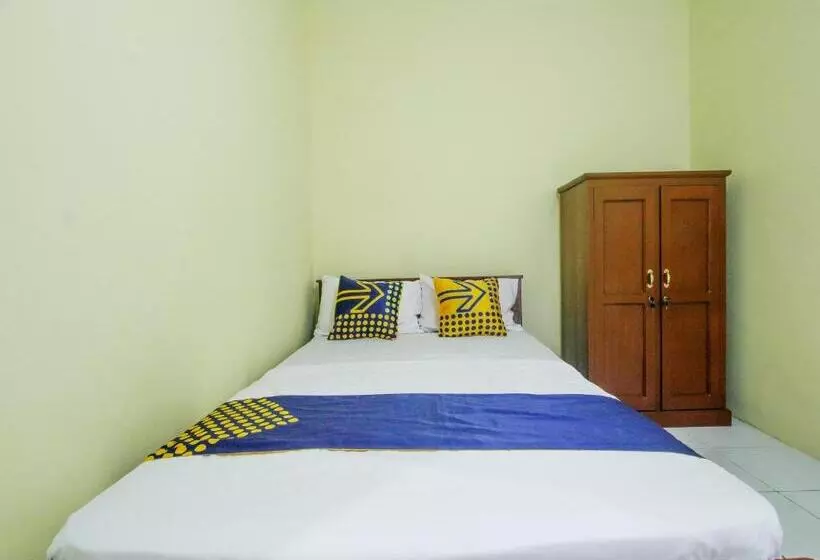 ホテル Spot On 91606 Nadin Guest House
