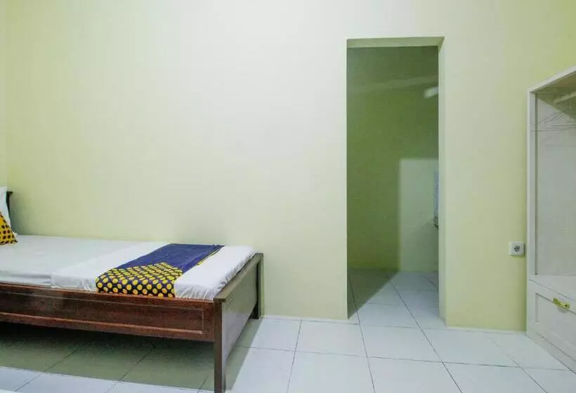 ホテル Spot On 91606 Nadin Guest House