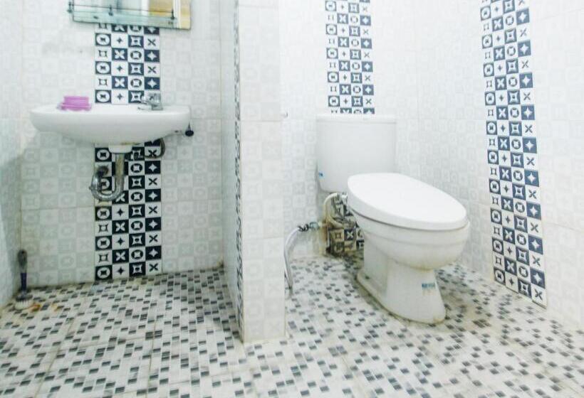 Hotel Spot On 91606 Nadin Guest House