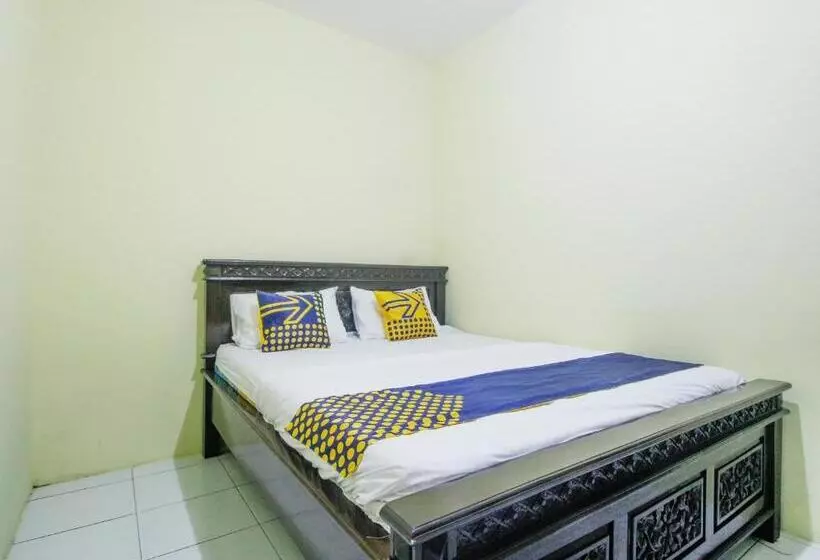 ホテル Spot On 91606 Nadin Guest House