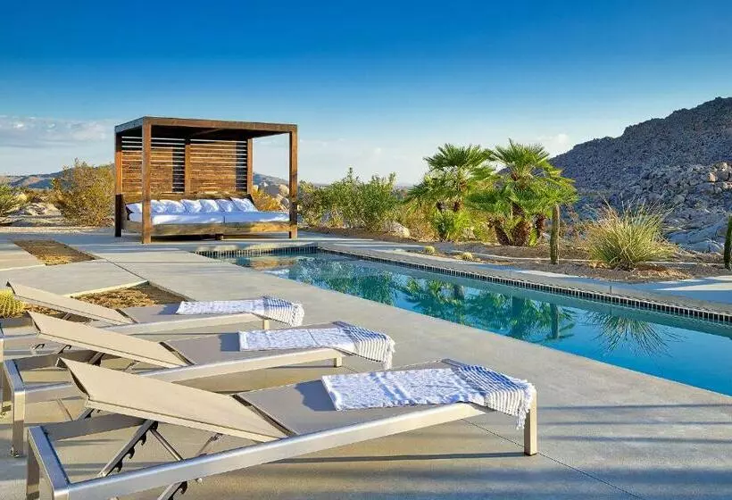 Joshua Tree Country Club Villa/pool/sport/boulders