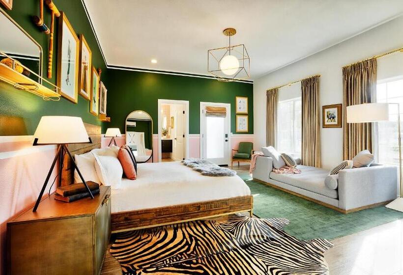 Joshua Tree Country Club Villa/pool/sport/boulders