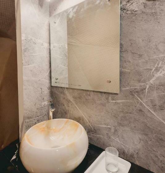 Panaash Eco World, A Luxury Glamping Dome Resort In Chitkul