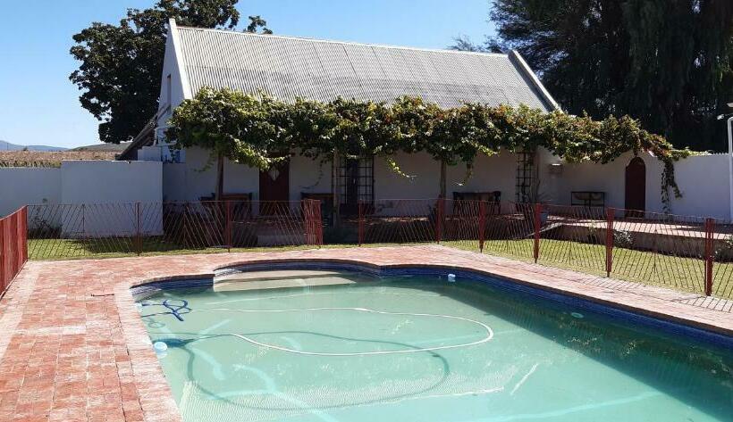 Farmhouse Guestrooms