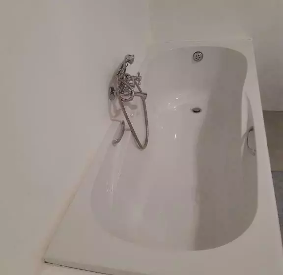 Farmhouse Guestrooms