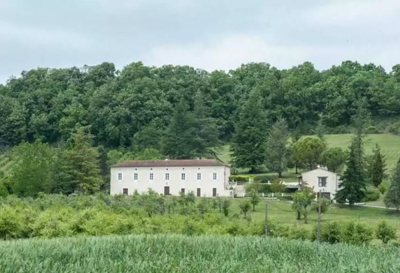 Aamiaismajoitus (B&B) Domaine Lapèze