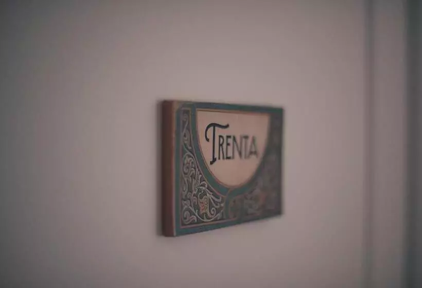 تختخواب و صبحانه Novecento