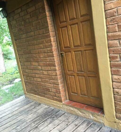 Hermosa Cabaña Con Vista A La Montaña