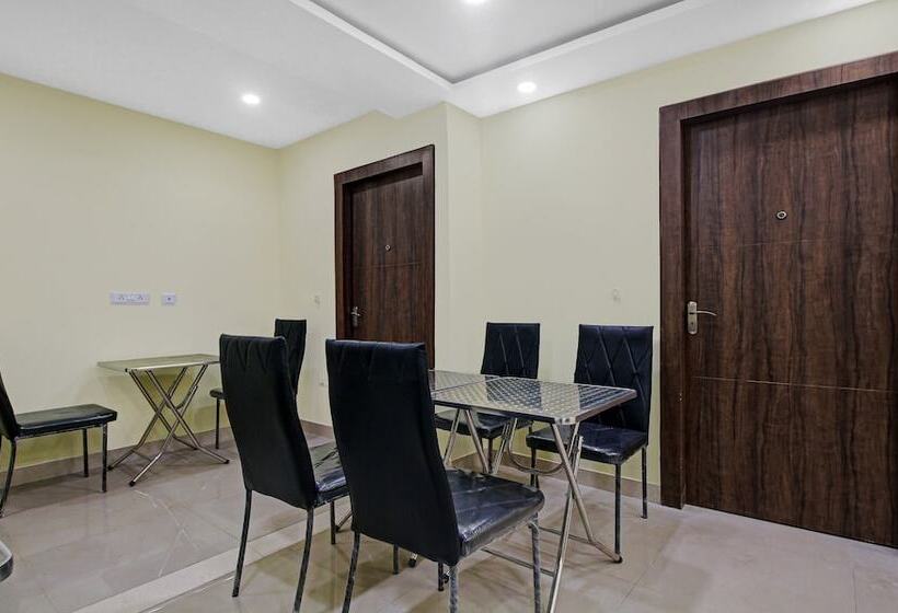 Отель Park Central