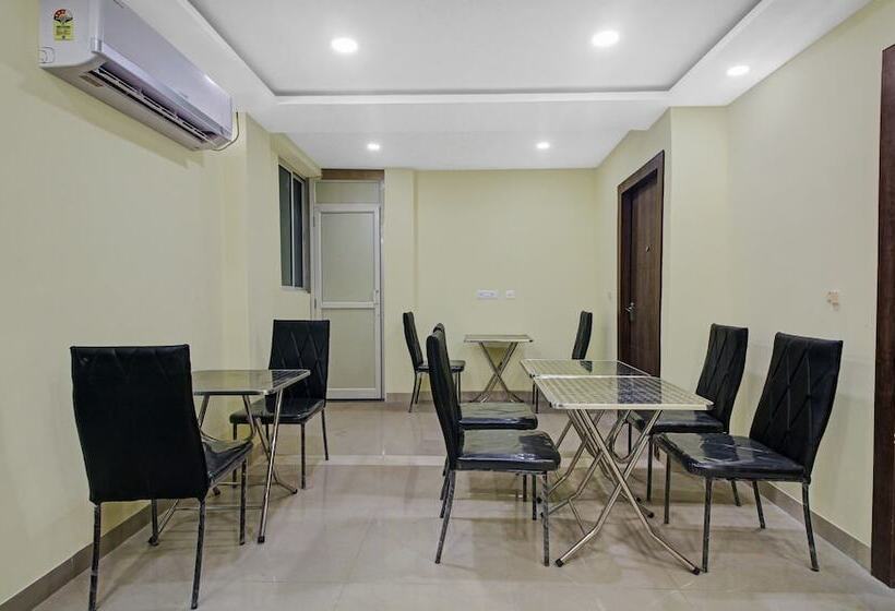 Отель Park Central