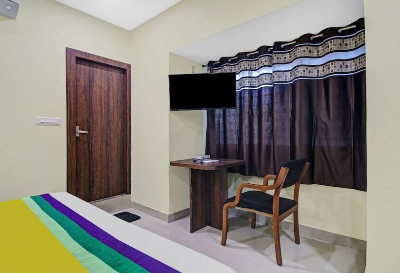 Отель Park Central