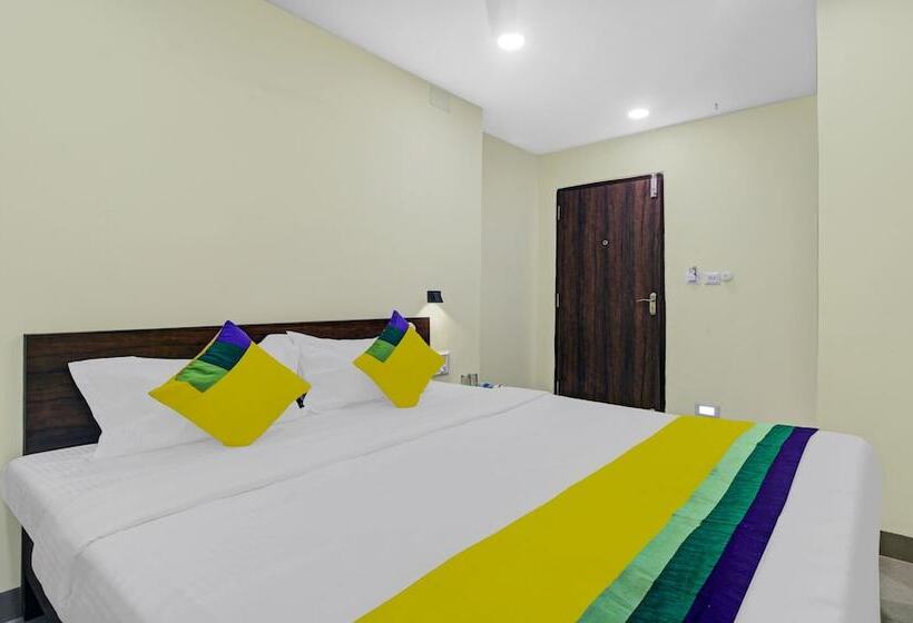 Отель Park Central