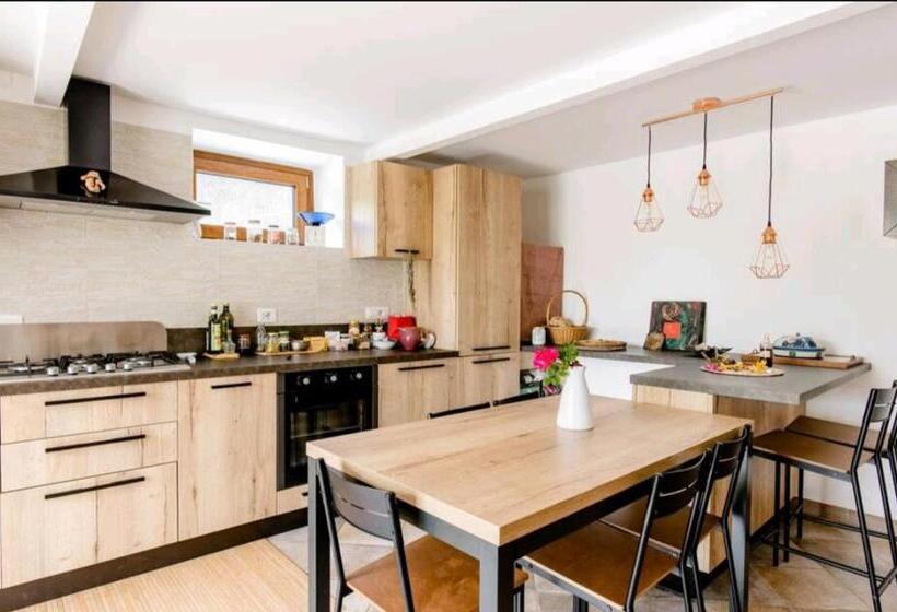 פנסיון Amrita Rosa