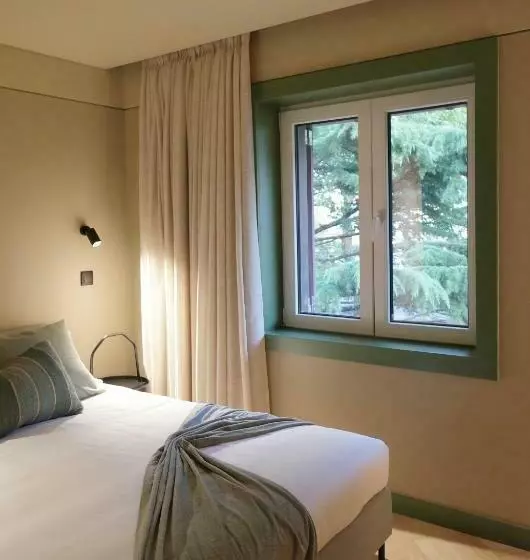 پانسیون Oporto Coliving Circunvalação 13250