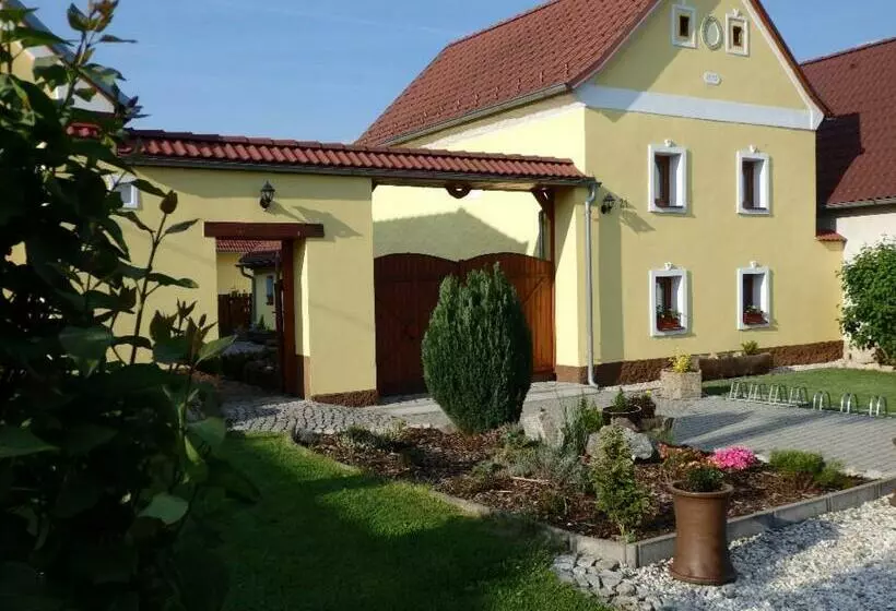 Majatalo Ubytování U šírků