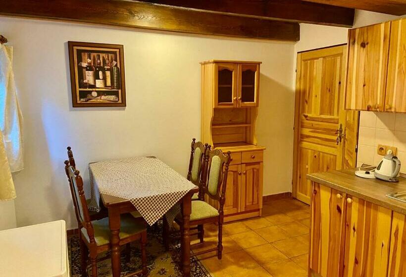 膳宿费 Ubytování U šírků