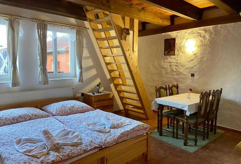 膳宿费 Ubytování U šírků