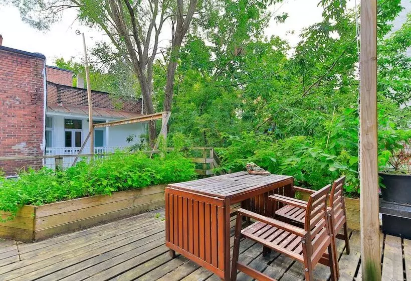 Aamiaismajoitus (B&B) La Maison Du Mile End