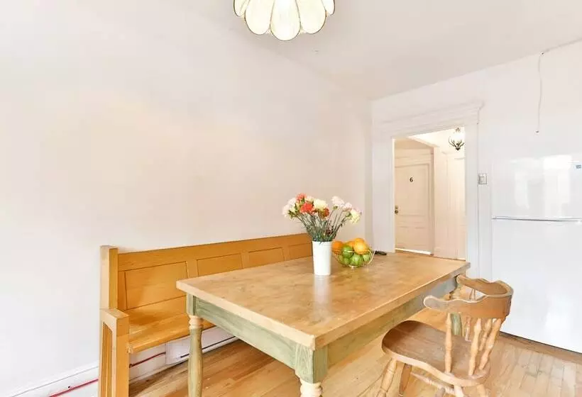 Aamiaismajoitus (B&B) La Maison Du Mile End