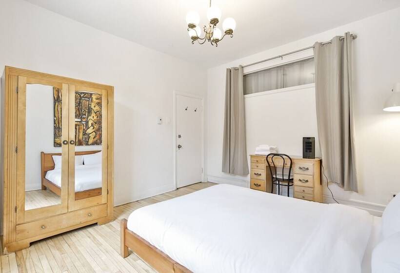 تختخواب و صبحانه La Maison Du Mile End