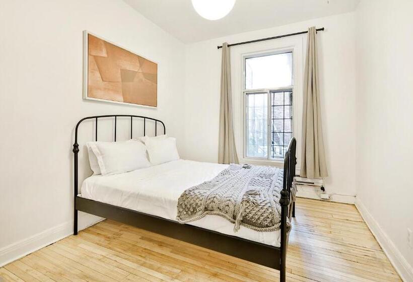 تختخواب و صبحانه La Maison Du Mile End