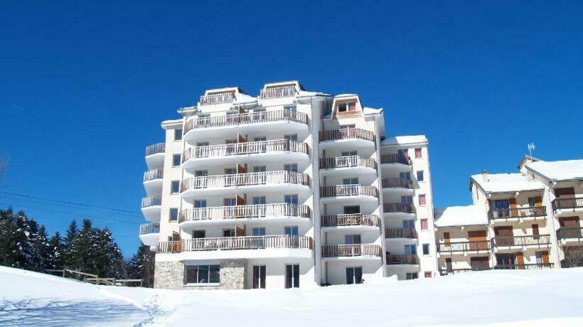 4 6 Pers   Pieds Des Pistes Piscine Balcon   Bonascre Ax