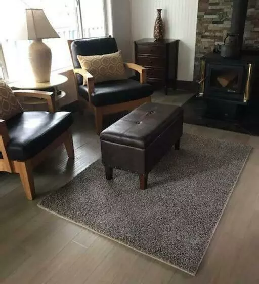 Breckenridge Chalet Near Yosemite. Dog Friendly!