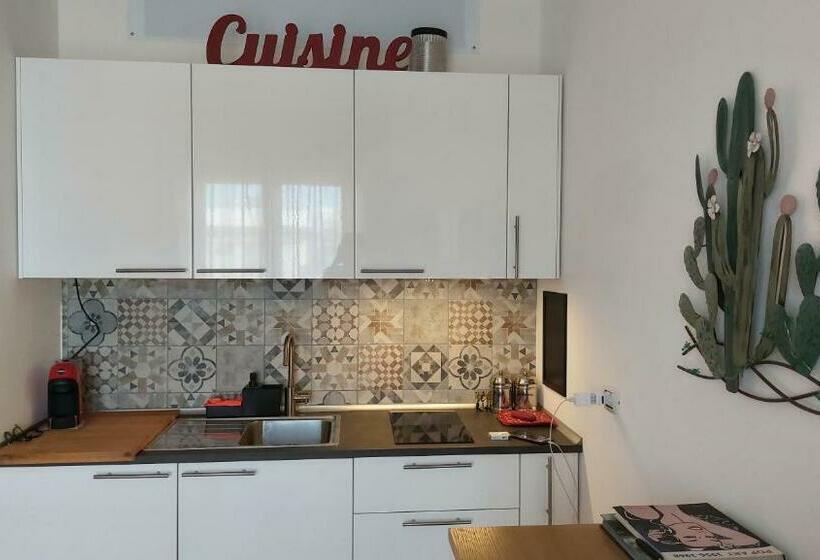 Casina Mia,viale Orazio Flacco 5 Policlinico