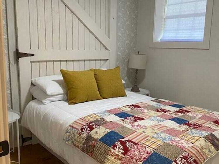 Greeter Falls Lodge Suite 5