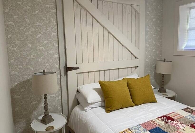 Greeter Falls Lodge Suite 5