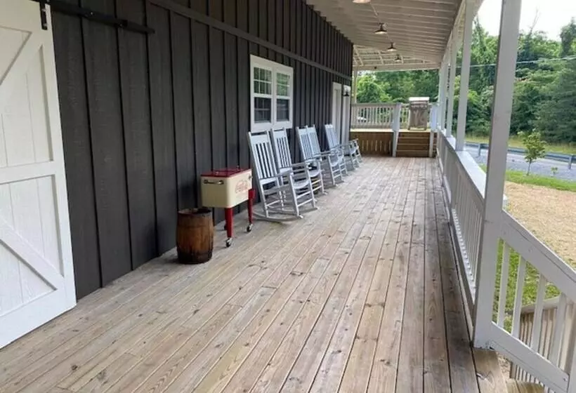 Greeter Falls Lodge Suite 5