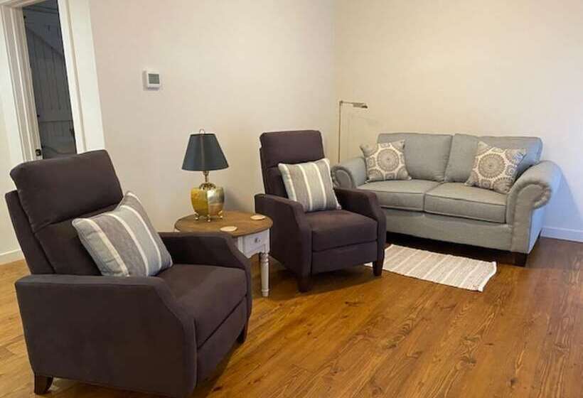 Greeter Falls Lodge Suite 5