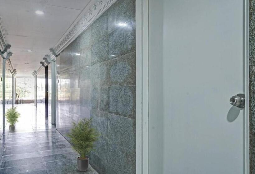 ホテル Capital O Rayan Plaza