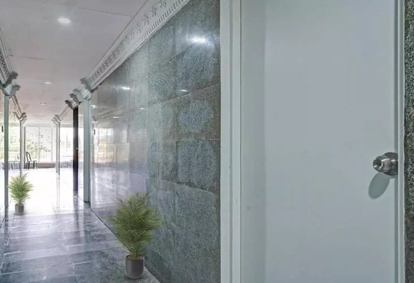 ホテル Capital O Rayan Plaza