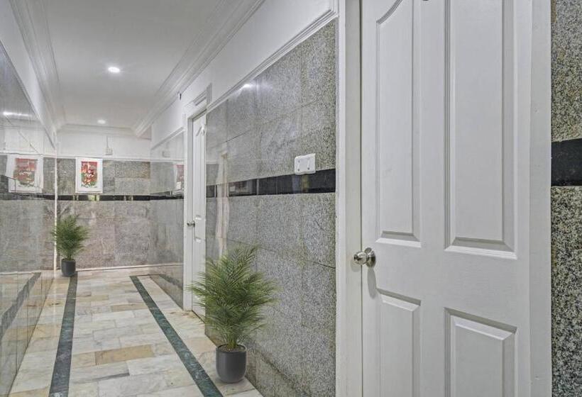 ホテル Capital O Rayan Plaza