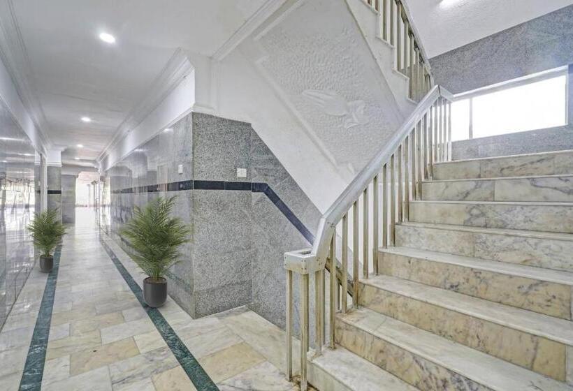 ホテル Capital O Rayan Plaza