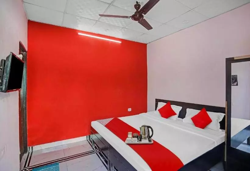 Hotelli Oyo Flagship 92636 Greno Residency