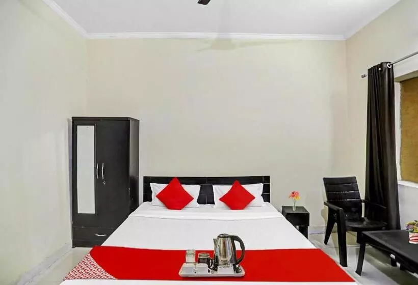 Hotelli Oyo Flagship 92636 Greno Residency