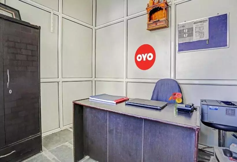 Hotelli Oyo Flagship 92636 Greno Residency