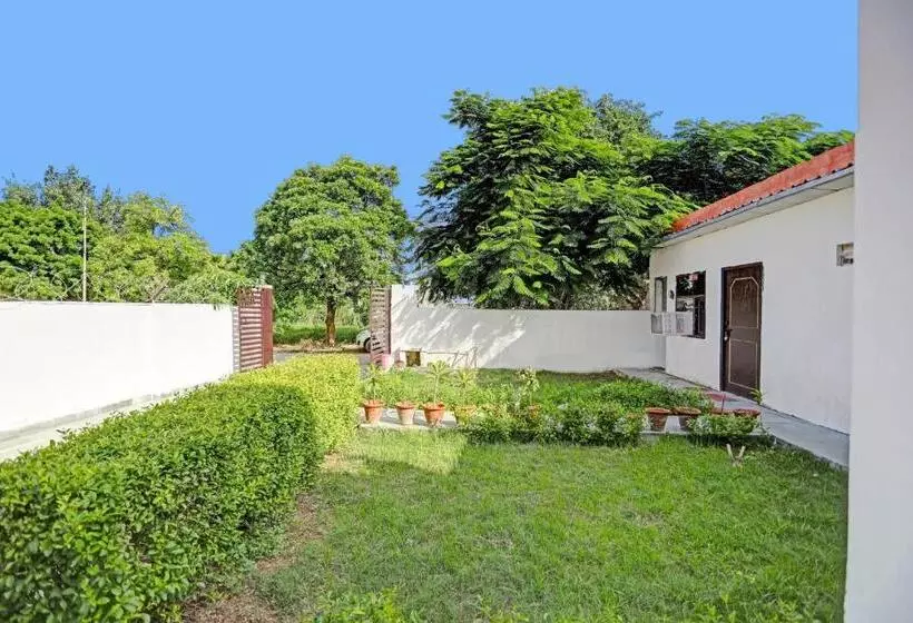 Hotelli Oyo Flagship 92636 Greno Residency