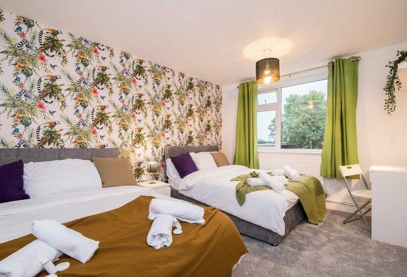 Michaelmas 2 Bedroom Apartment In Coventry