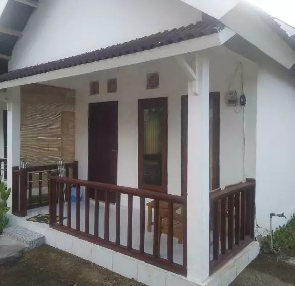 پانسیون Parida Bungalow