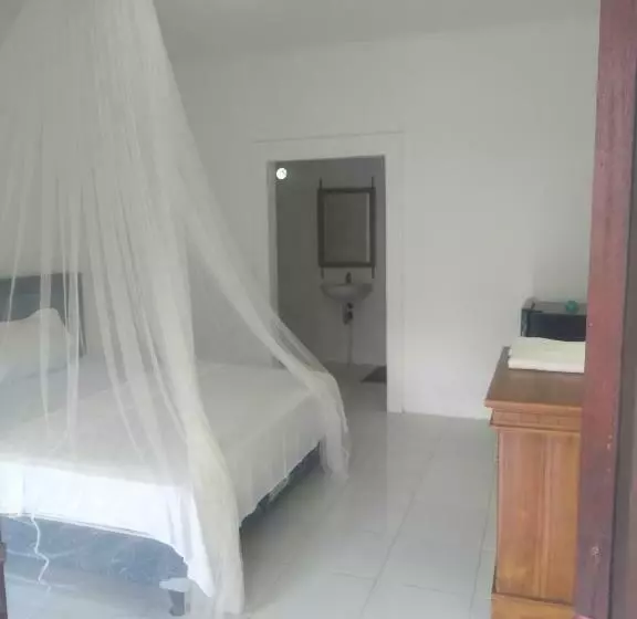 پانسیون Parida Bungalow