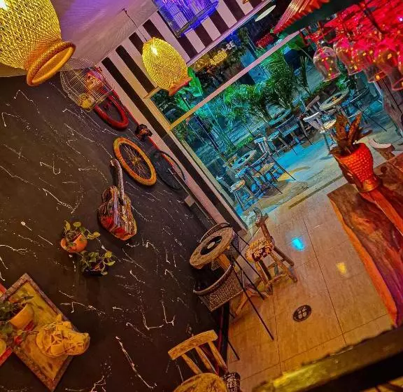 ペンション Urban Hostal Bar