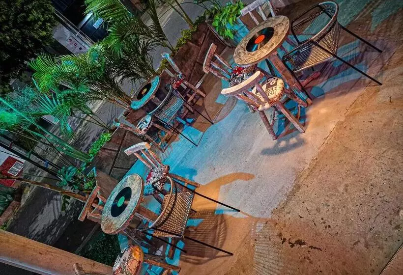 ペンション Urban Hostal Bar