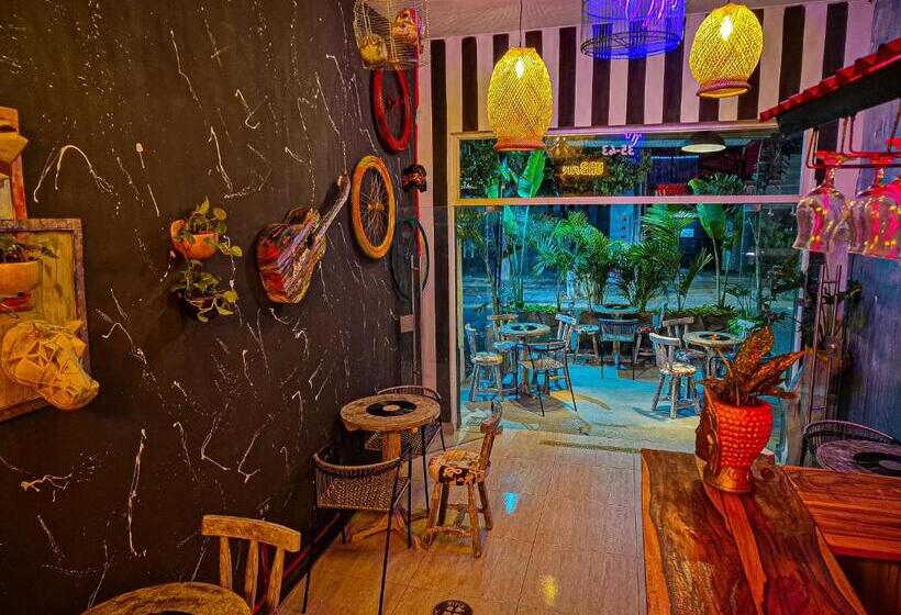 پانسیون Urban Hostal Bar