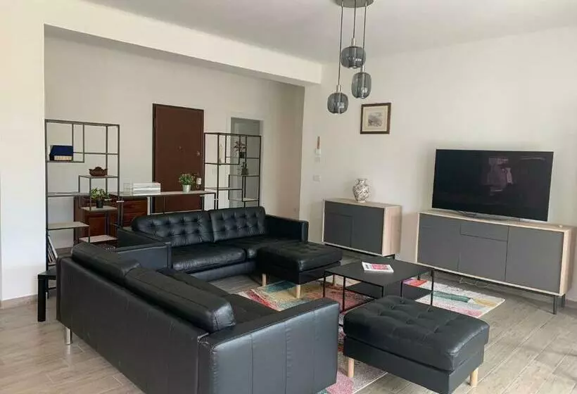 Big Appartement   9 Guests   Air Conditionning And Courtyard