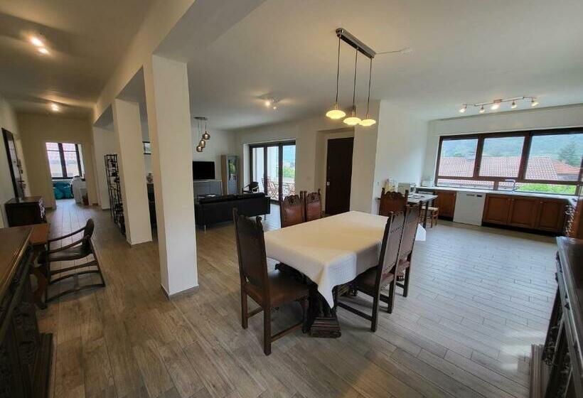 Big Appartement   9 Guests   Air Conditionning And Courtyard