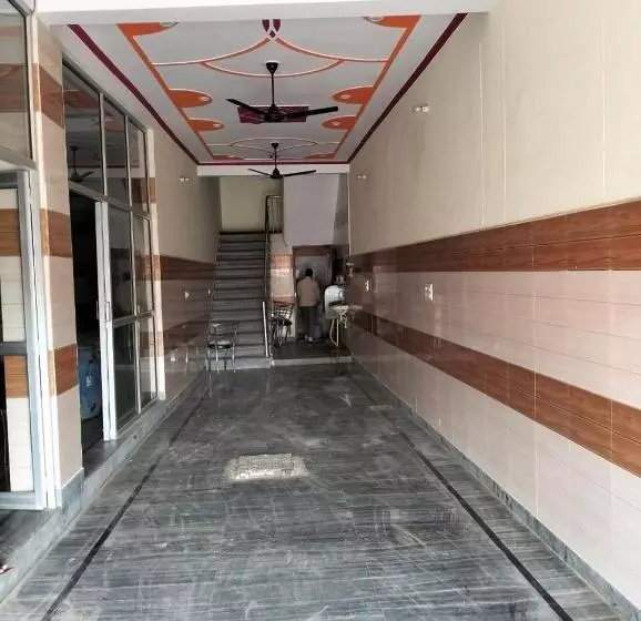 Suresh Guest House & Hotel By Wb Inn